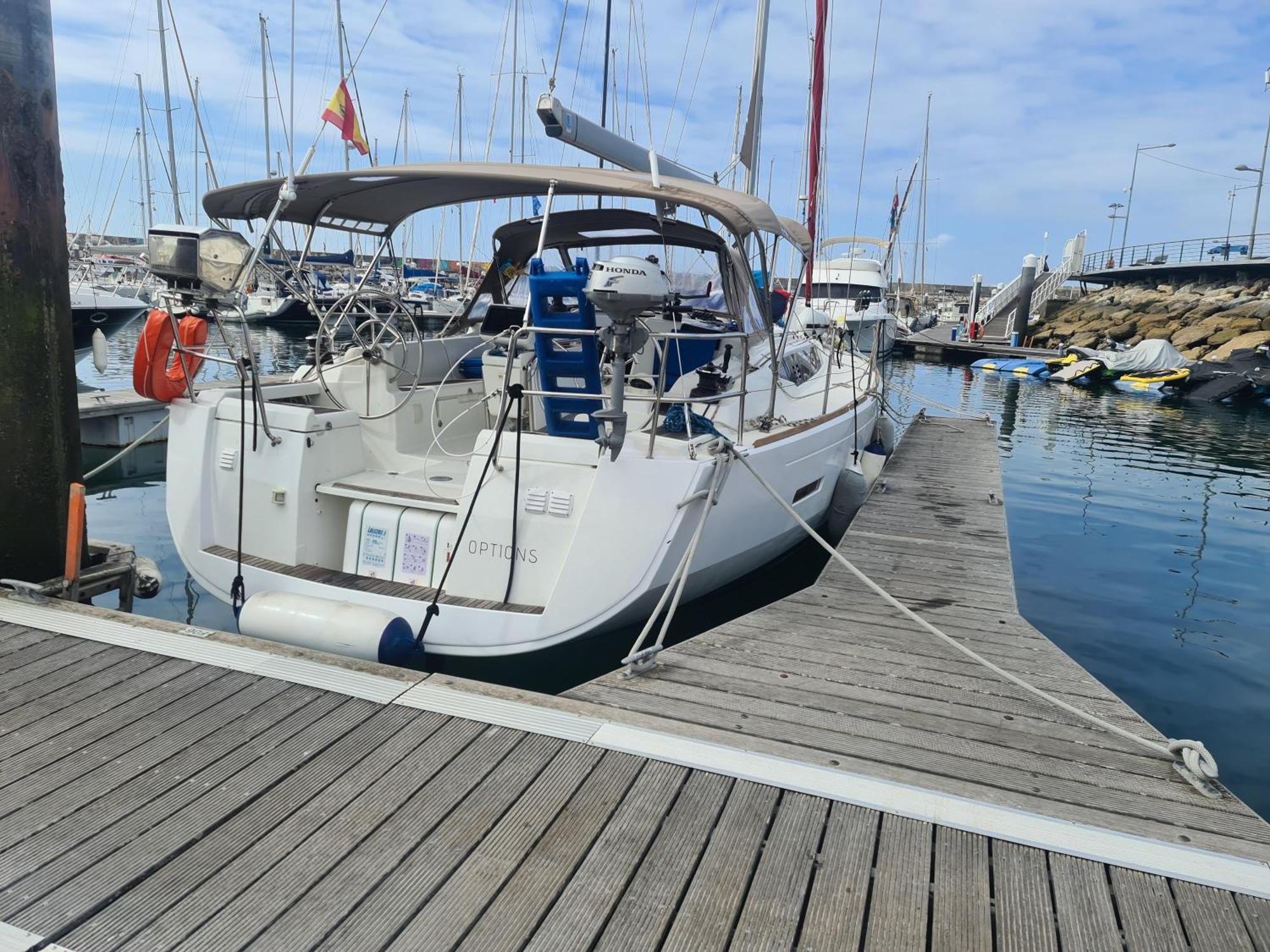 Hotel Sleep Aboard A Modern Sailboat In Oeiras Extérieur photo