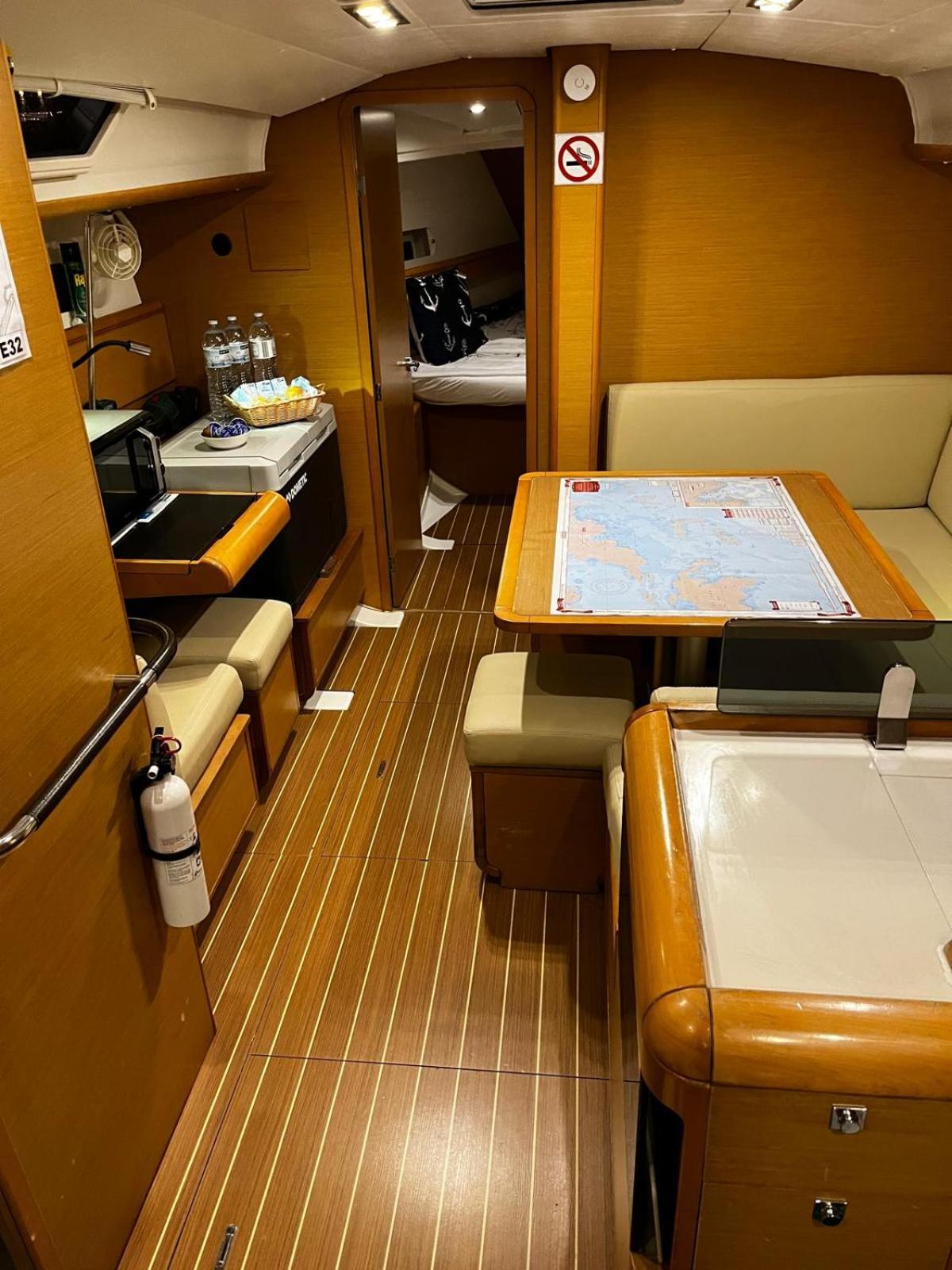 Hotel Sleep Aboard A Modern Sailboat In Oeiras Extérieur photo