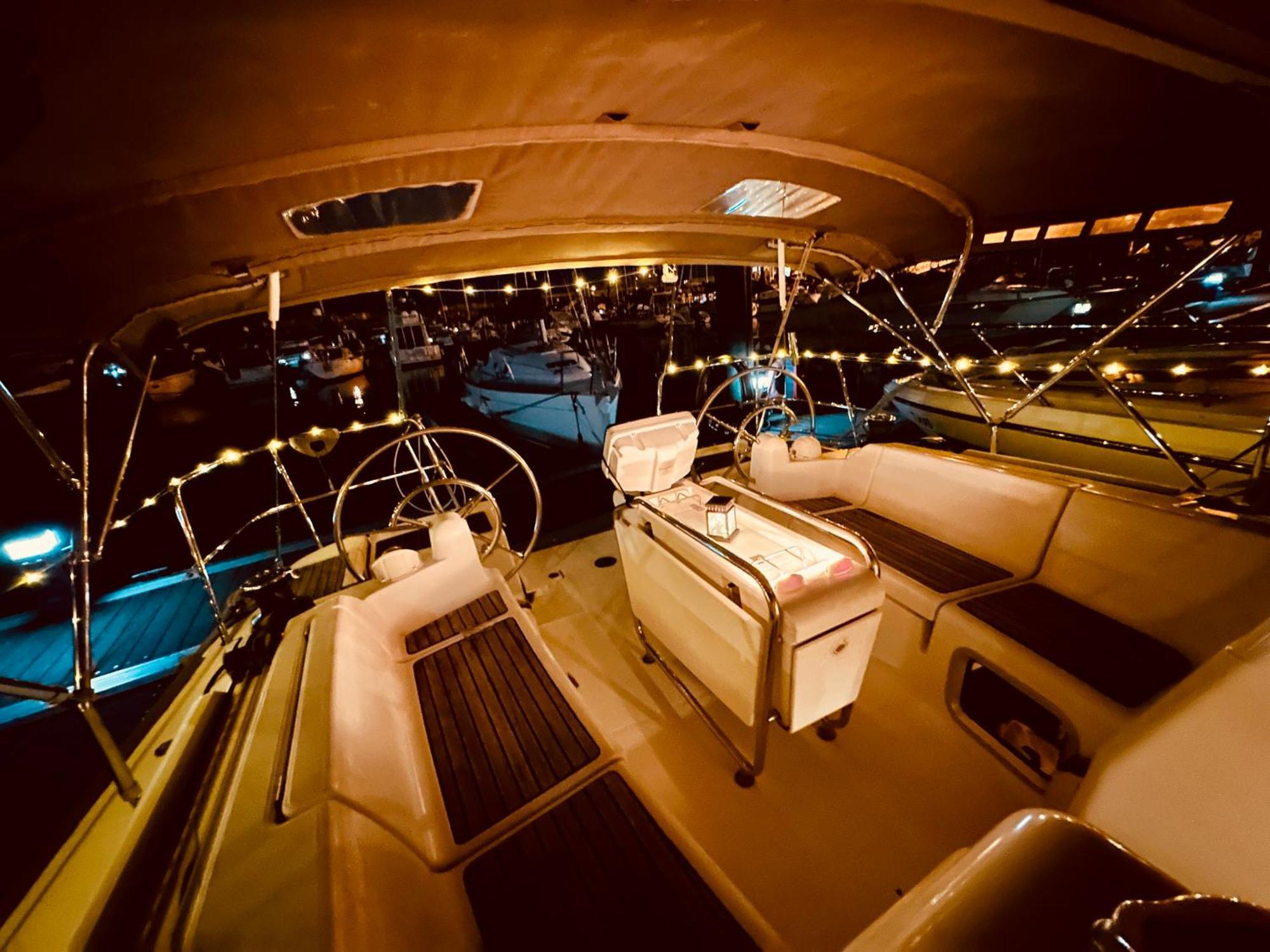 Hotel Sleep Aboard A Modern Sailboat In Oeiras Extérieur photo