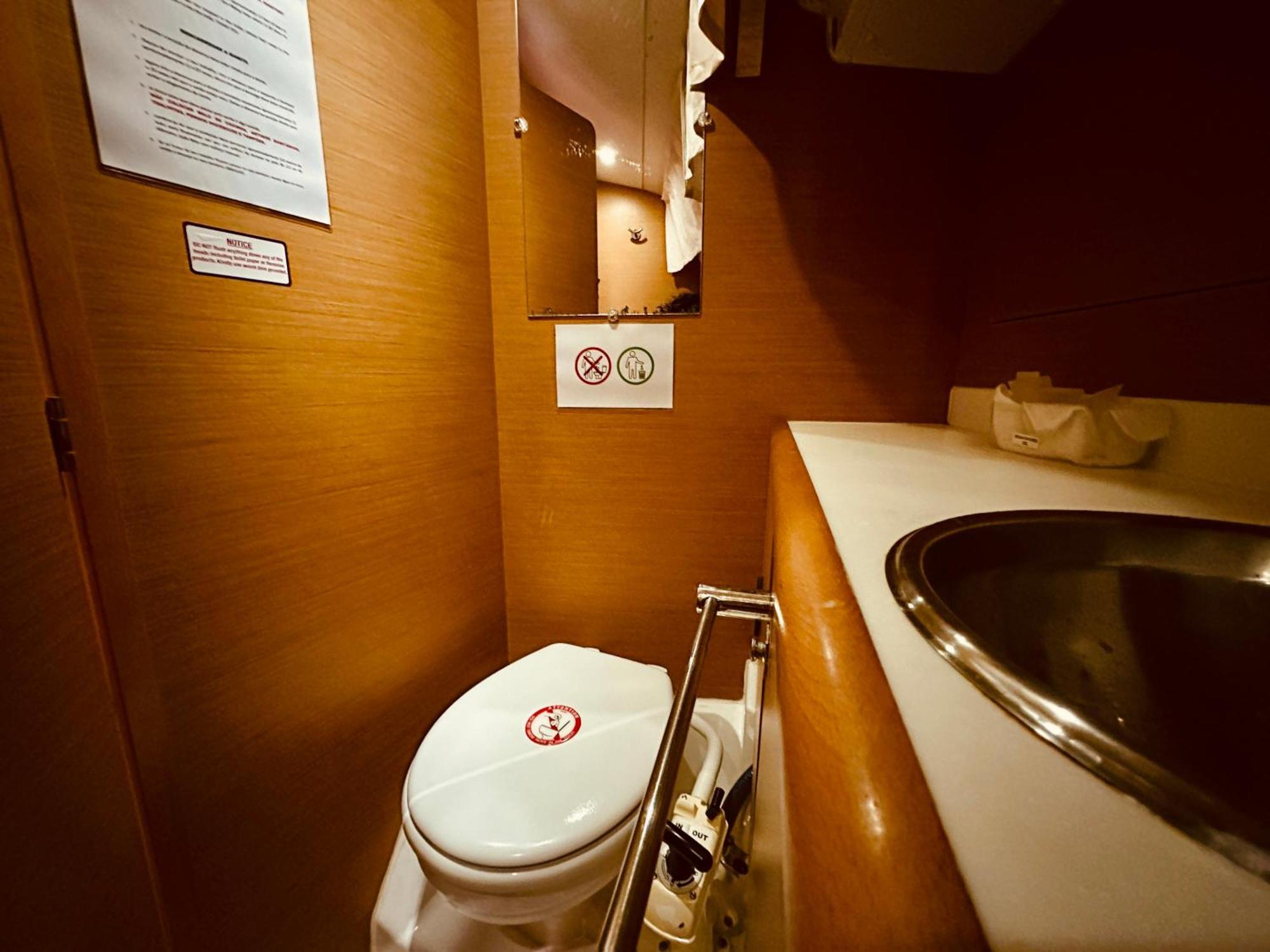 Hotel Sleep Aboard A Modern Sailboat In Oeiras Extérieur photo